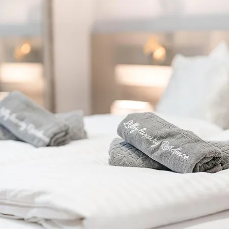 Lilly Luxury * オパティヤ