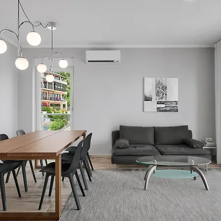 Lilly Luxury Lägenhet