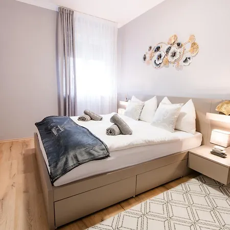 Lilly Luxury Οπατία